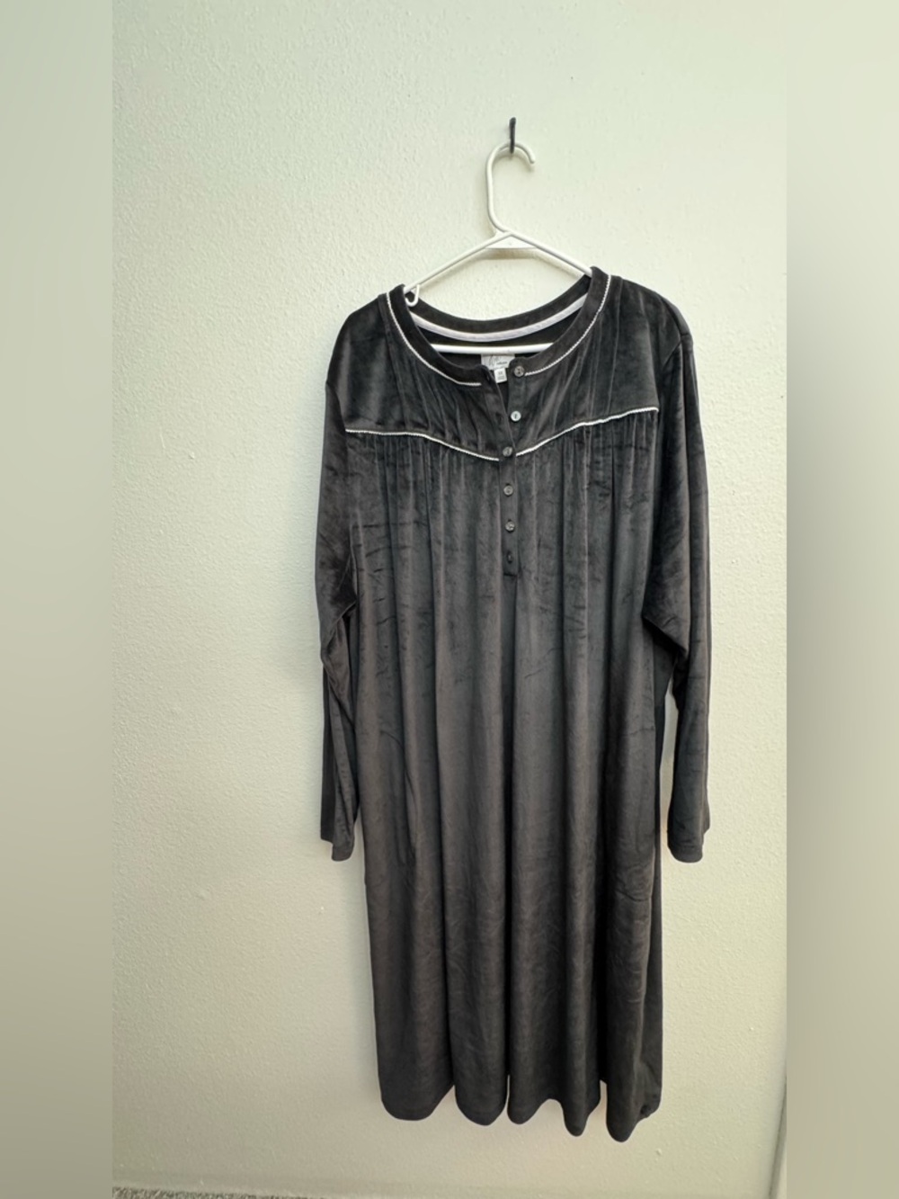 EUC Aria Collection Nightgown Long Sleeve Velour Black Pockets - Size 3X